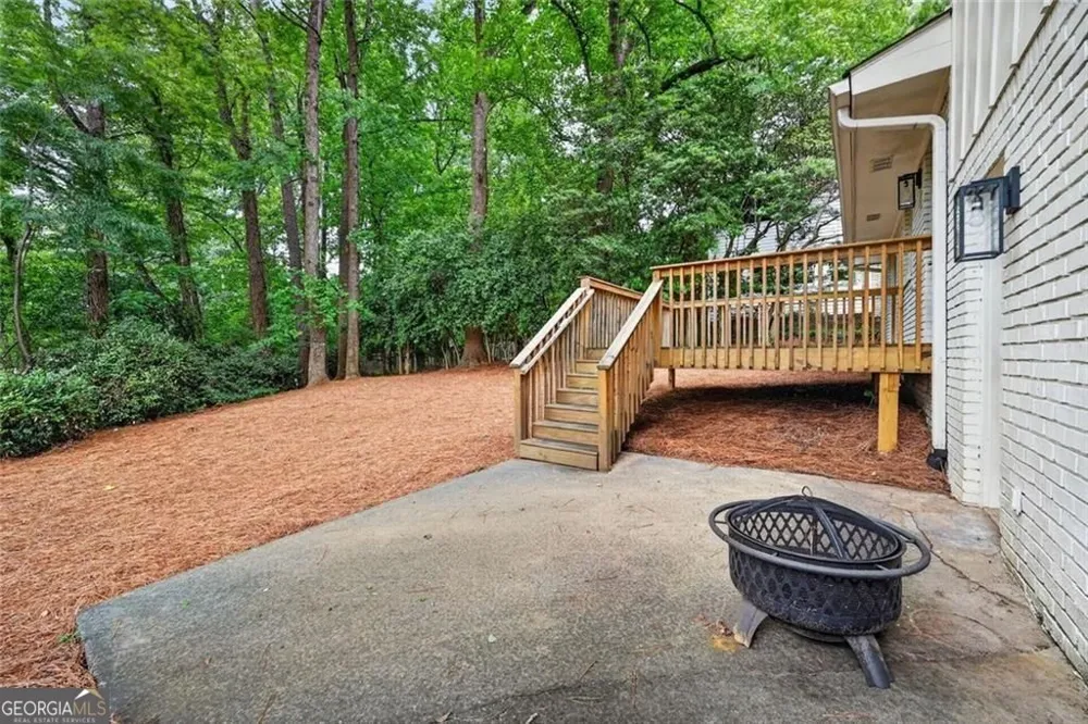 2037 Longview WAY Chamblee, GA 30341