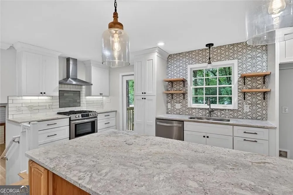 2037 Longview WAY Chamblee, GA 30341