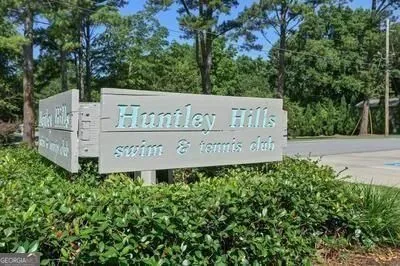 2037 Longview WAY Chamblee, GA 30341
