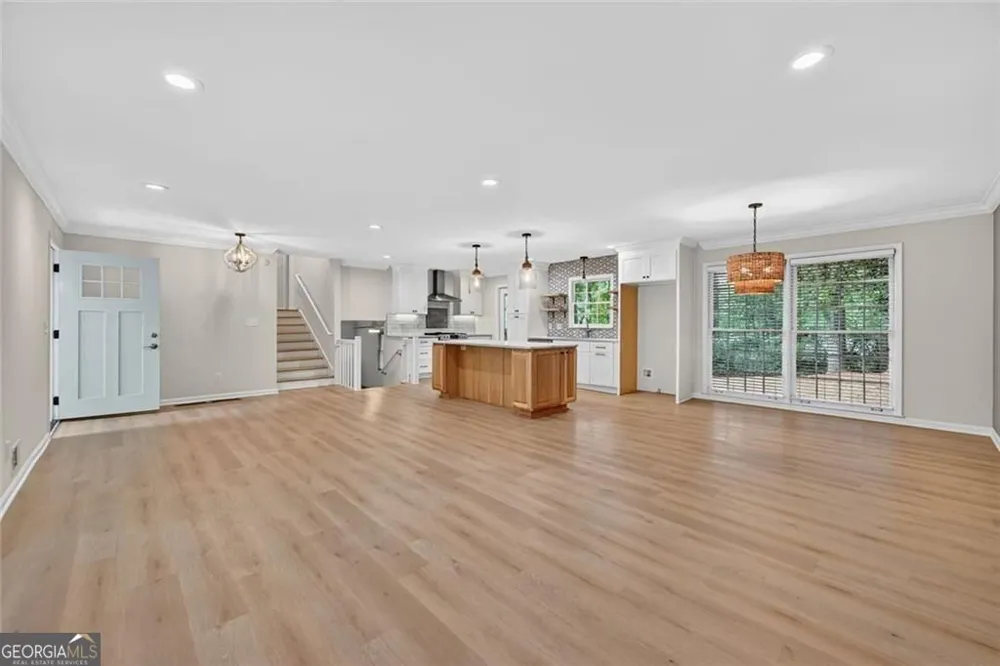 2037 Longview WAY Chamblee, GA 30341