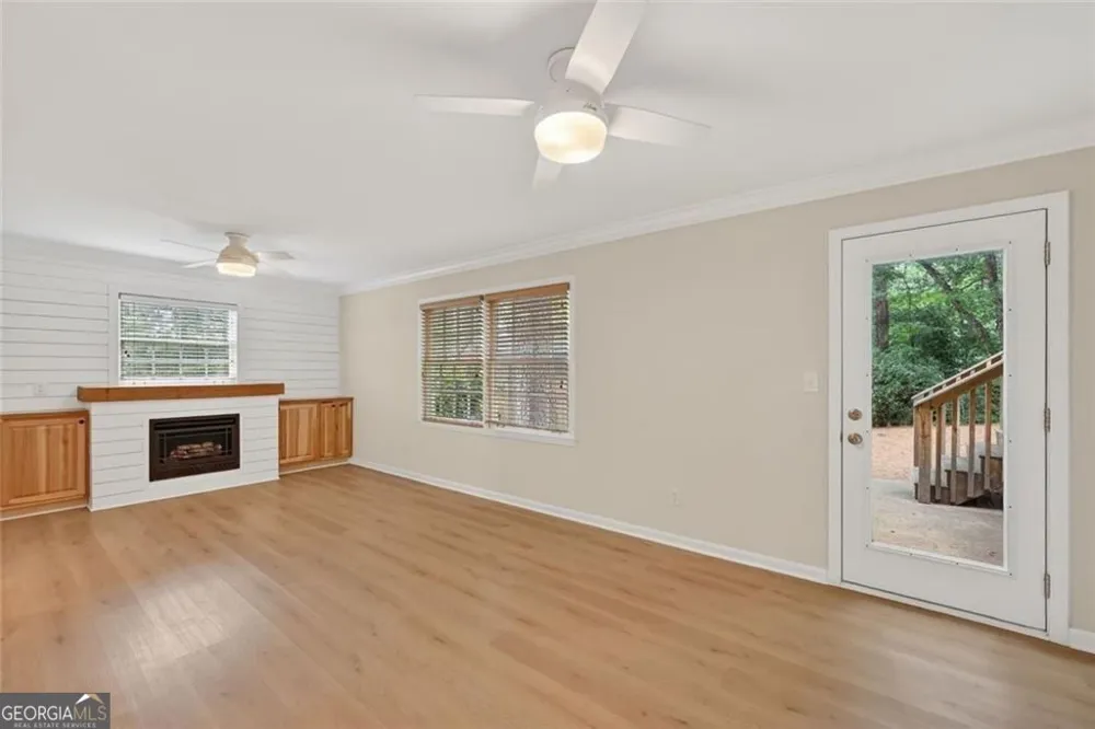 2037 Longview WAY Chamblee, GA 30341