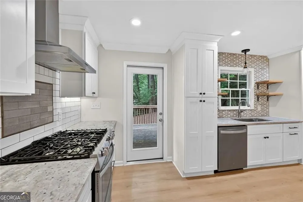 2037 Longview WAY Chamblee, GA 30341