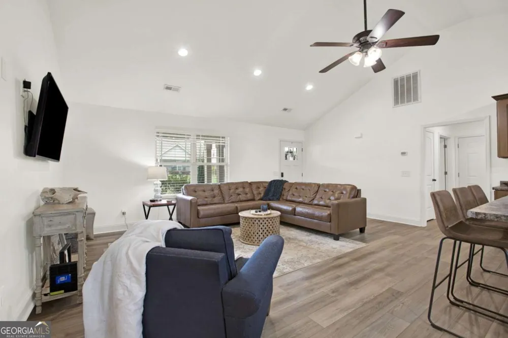 210 Madison DR SW Calhoun, GA 30701