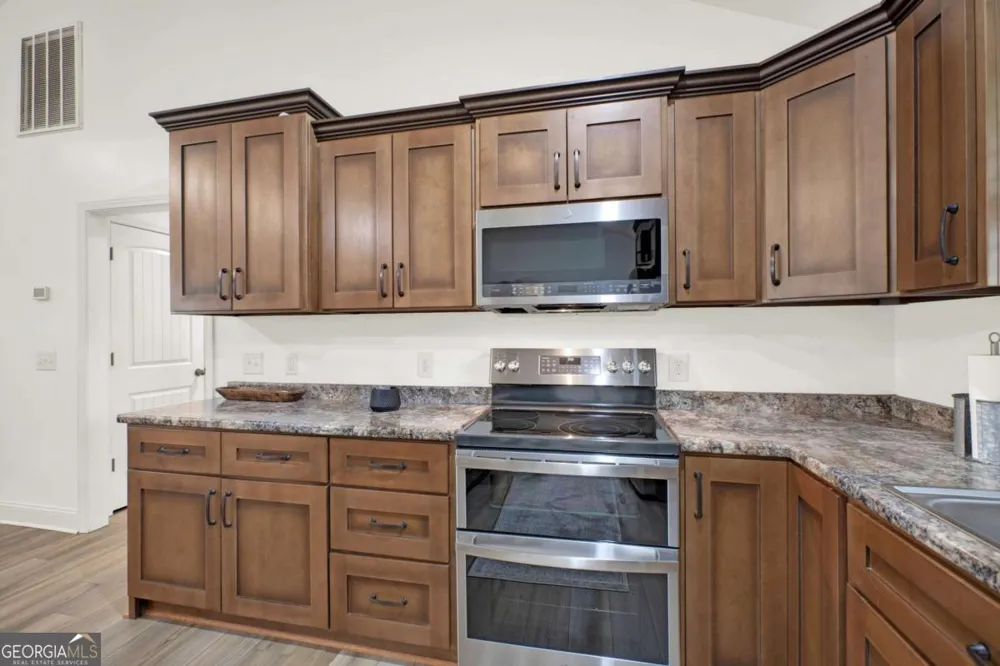 210 Madison DR SW Calhoun, GA 30701