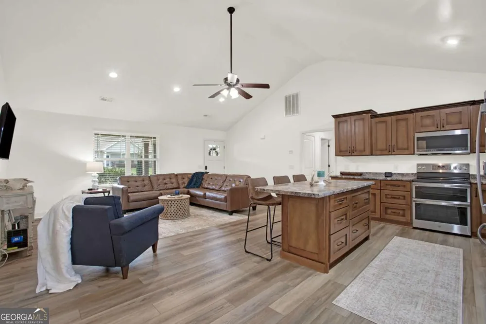 210 Madison DR SW Calhoun, GA 30701