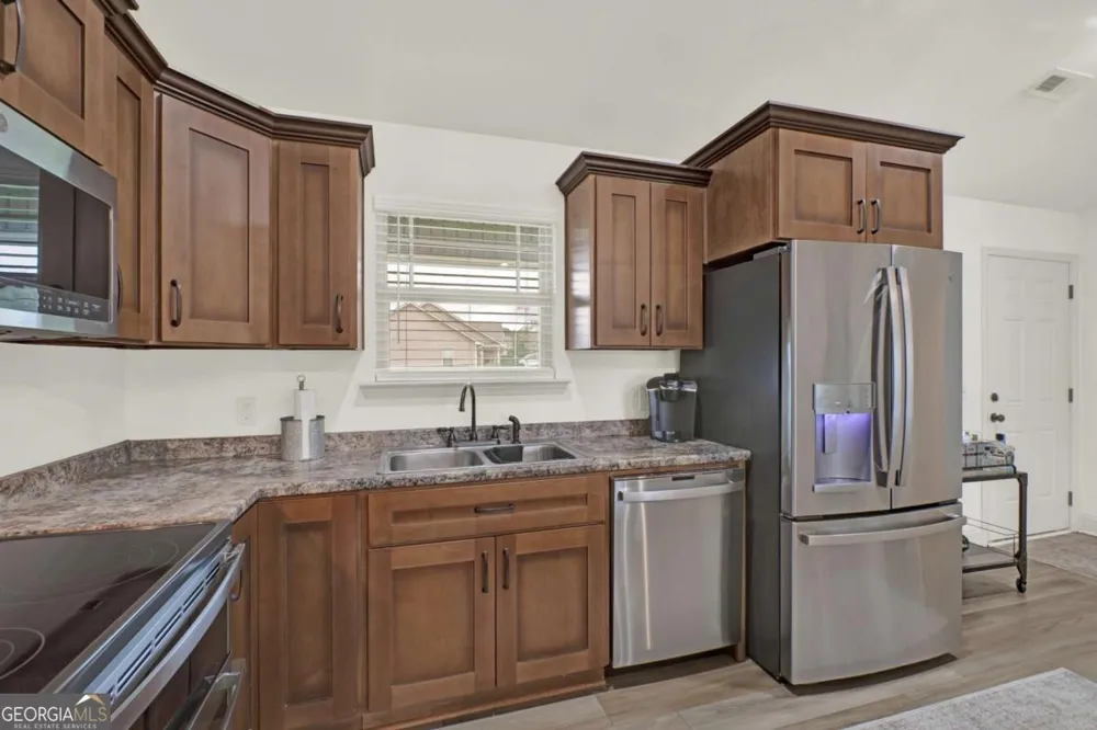 210 Madison DR SW Calhoun, GA 30701