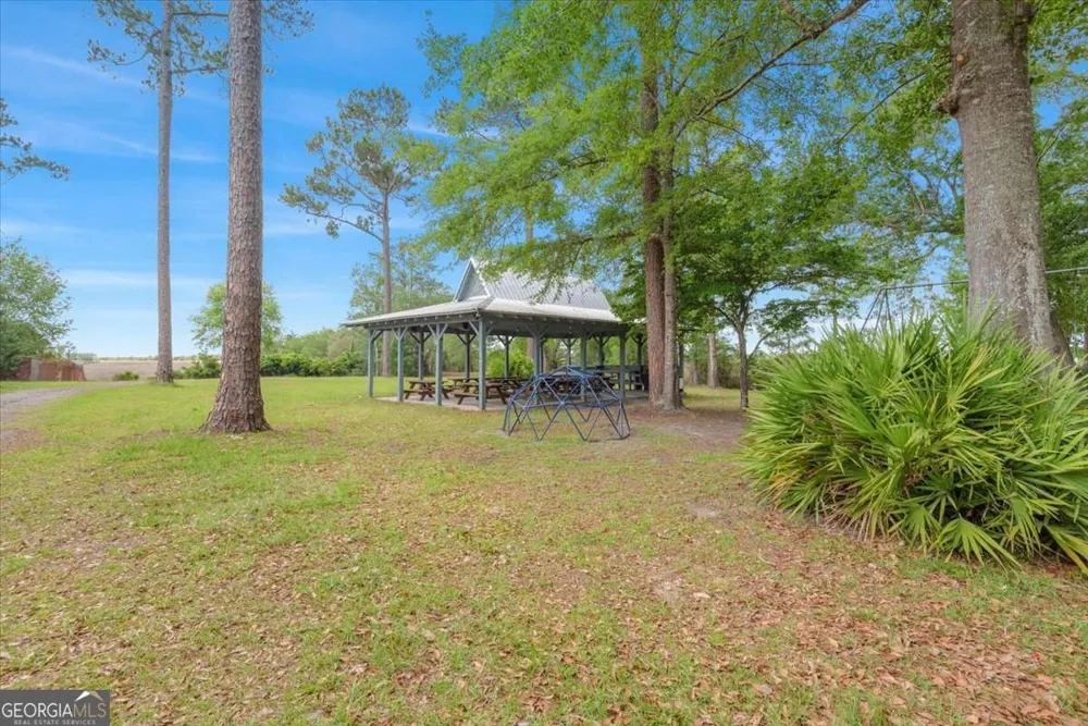 2657 Horseshoe CV Waverly, GA 31565