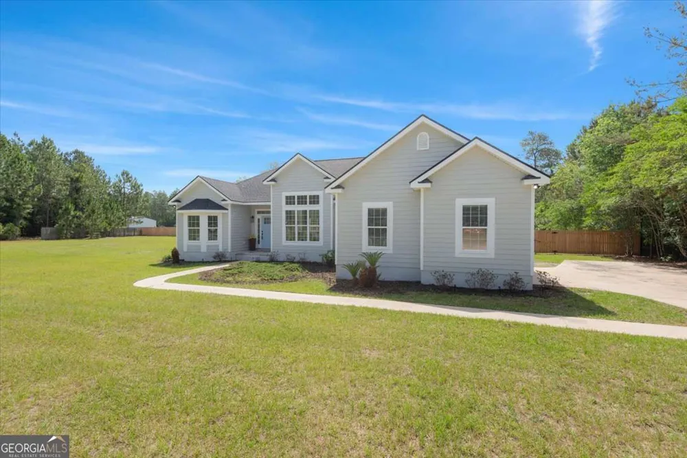2657 Horseshoe CV Waverly, GA 31565