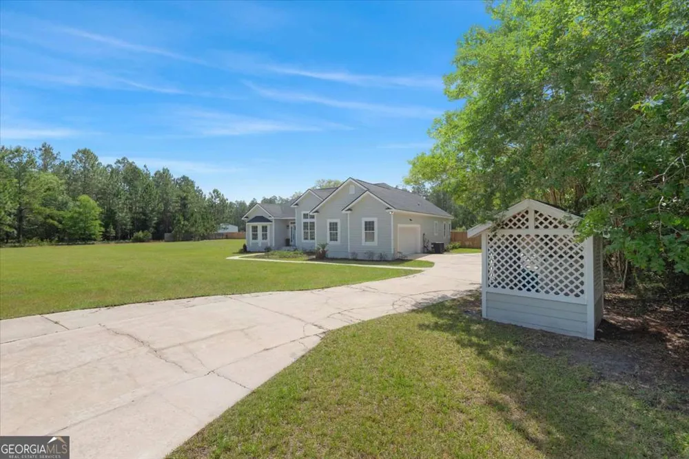 2657 Horseshoe CV Waverly, GA 31565