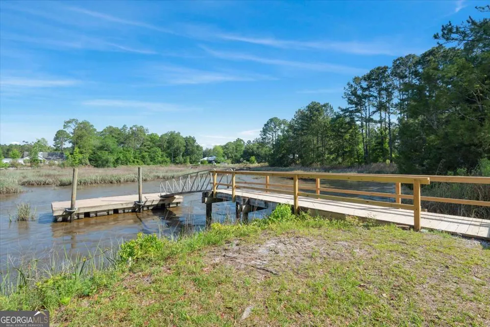 2657 Horseshoe CV Waverly, GA 31565