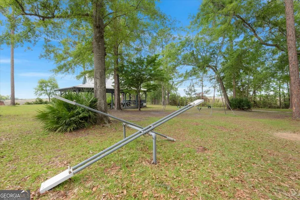 2657 Horseshoe CV Waverly, GA 31565
