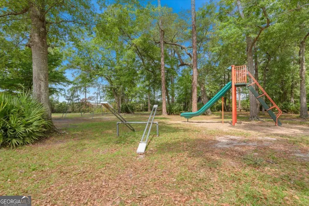 2657 Horseshoe CV Waverly, GA 31565