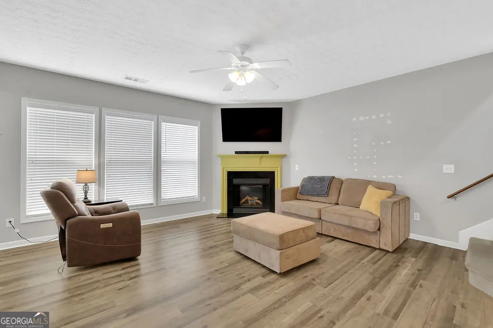 203 Quince RD Canton, GA 30114