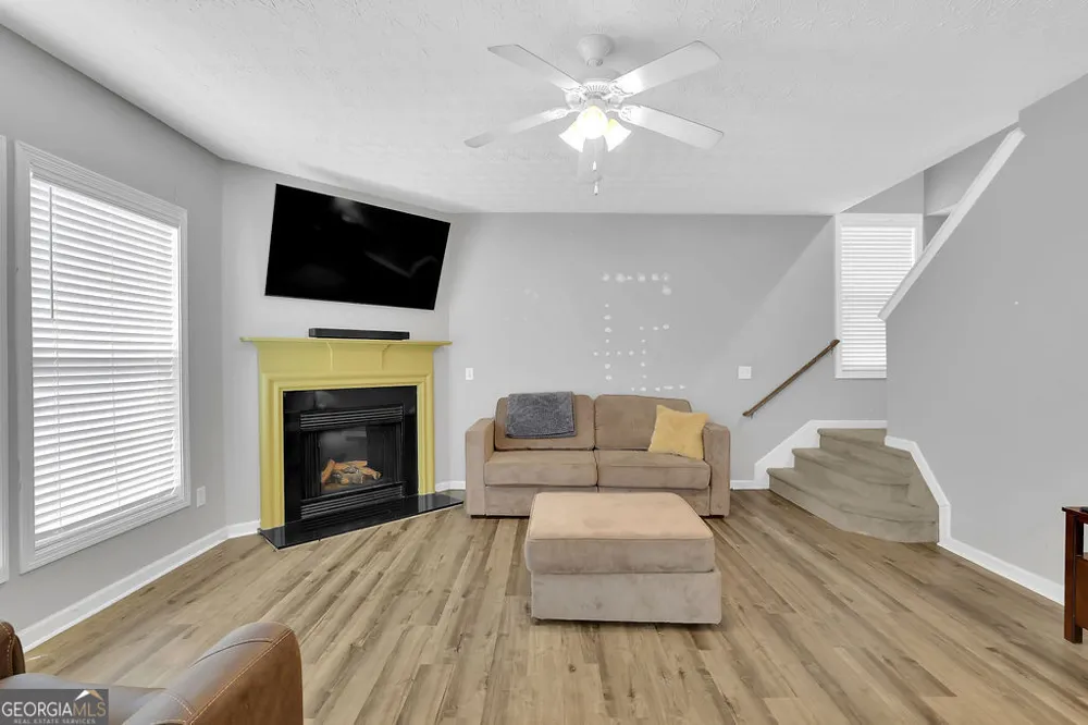 203 Quince RD Canton, GA 30114