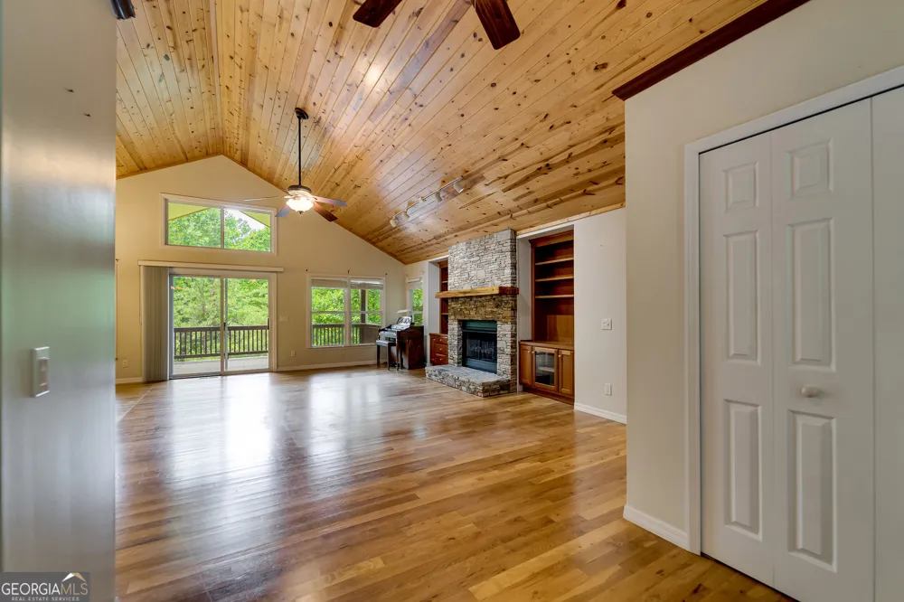 29/55 Cool Spring LN Clayton, GA 30525