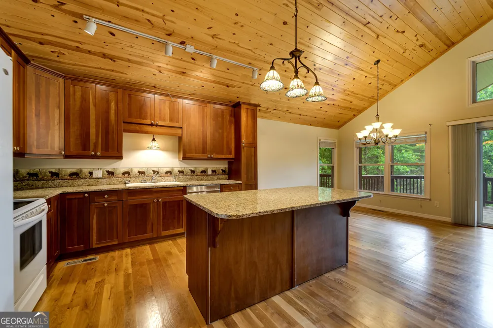 29/55 Cool Spring LN Clayton, GA 30525