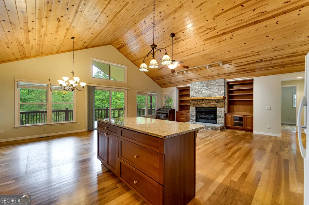 29/55 Cool Spring LN Clayton, GA 30525
