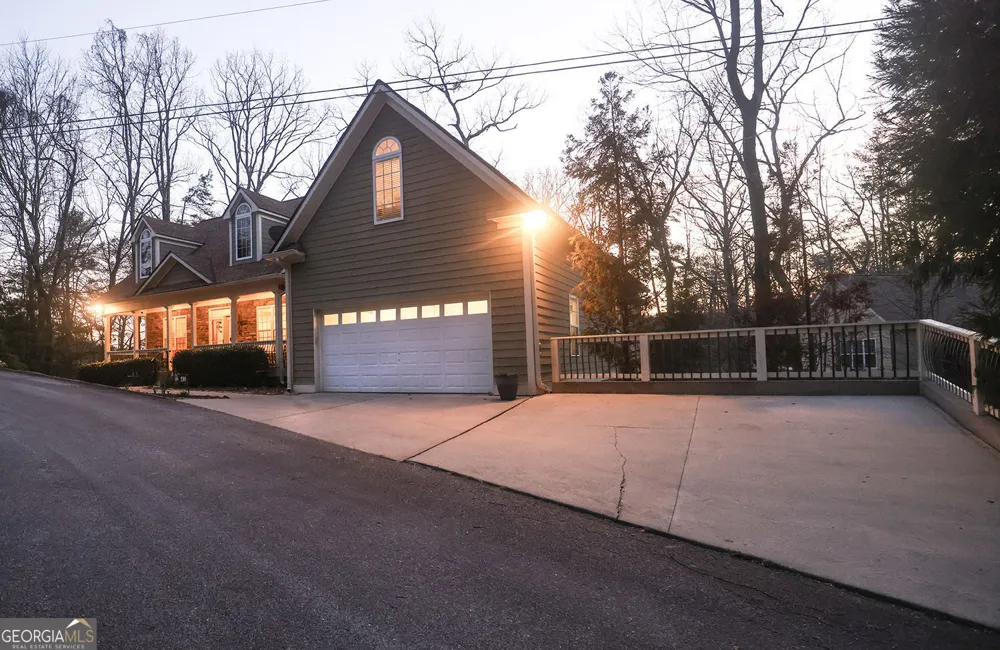 42 Crooked Branch DR Clayton, GA 30525