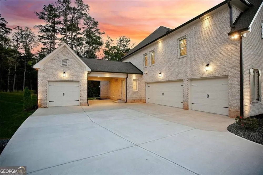 1099 Bream DR Milton, GA 30004