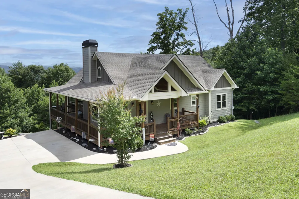 2079 Gallatin RD Young Harris, GA 30582