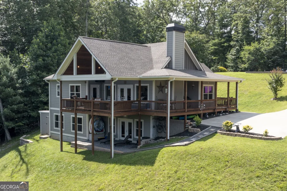 2079 Gallatin RD Young Harris, GA 30582