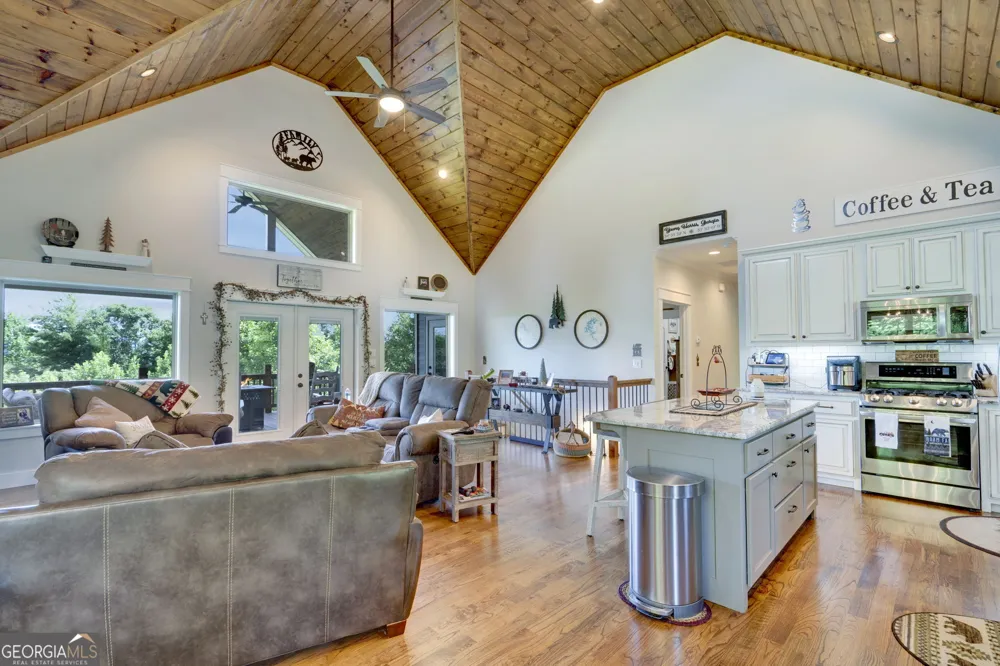2079 Gallatin RD Young Harris, GA 30582