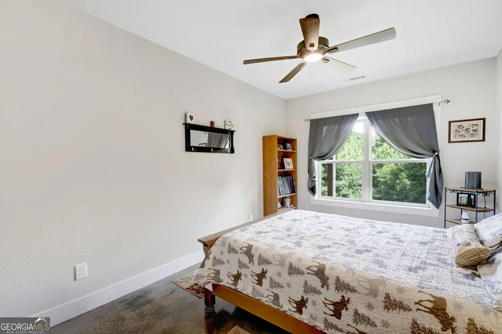 2079 Gallatin RD Young Harris, GA 30582