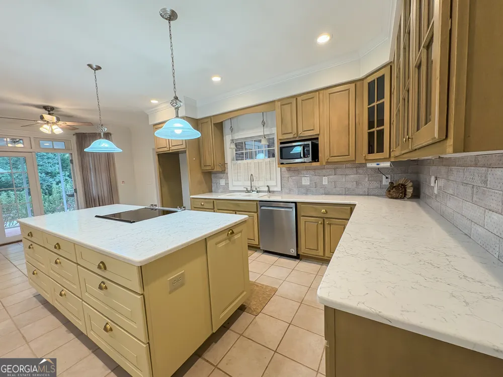 1155 Co Rd 517 Lanett, AL 36863