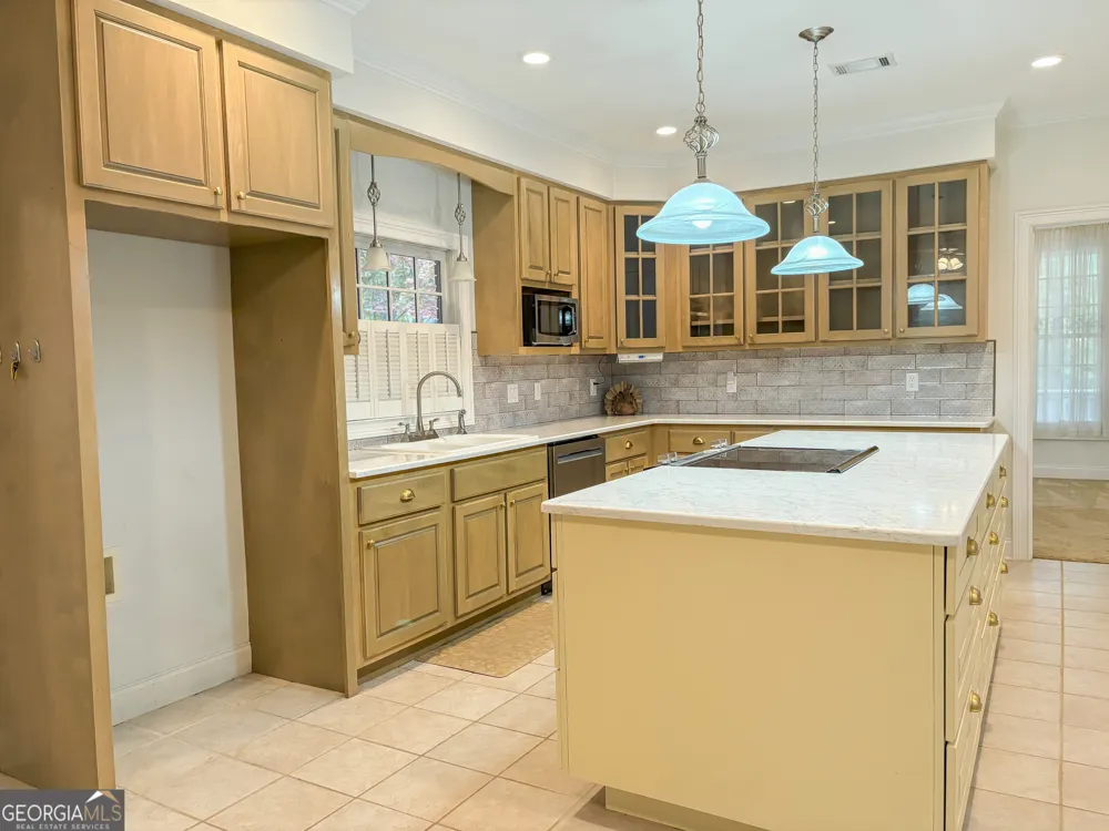 1155 Co Rd 517 Lanett, AL 36863
