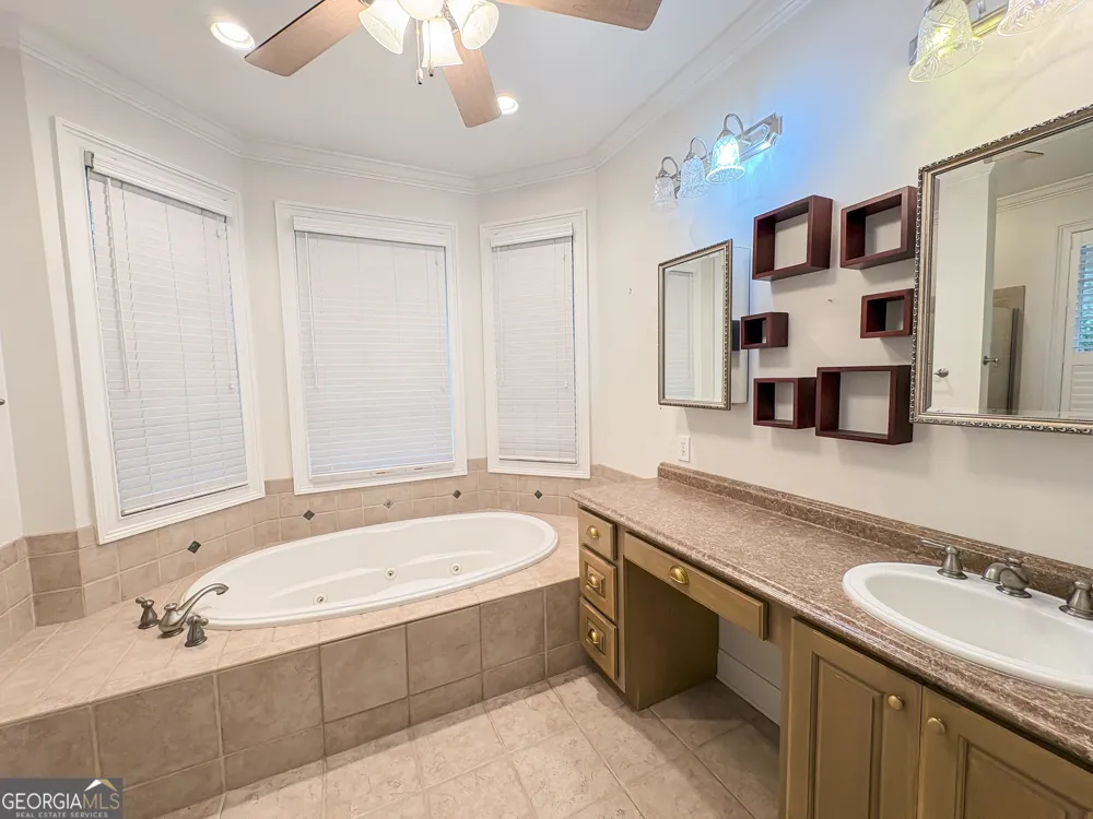 1155 Co Rd 517 Lanett, AL 36863