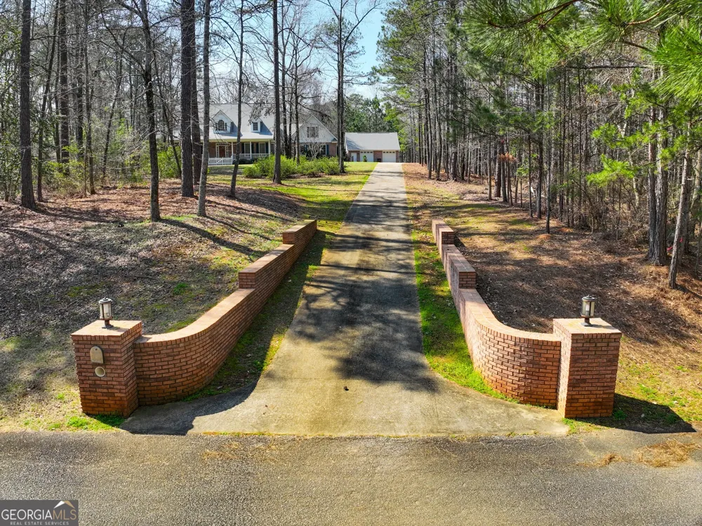 1155 Co Rd 517 Lanett, AL 36863