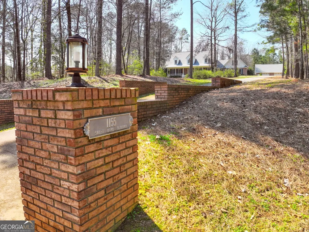 1155 Co Rd 517 Lanett, AL 36863