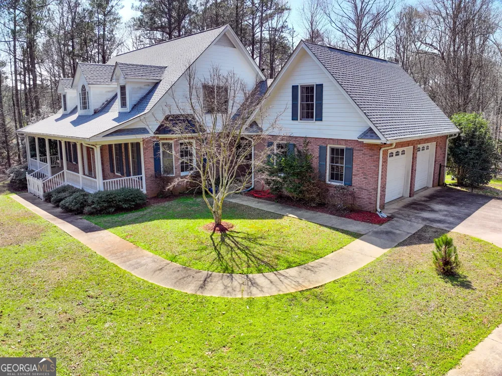 1155 Co Rd 517 Lanett, AL 36863