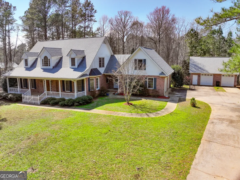 1155 Co Rd 517 Lanett, AL 36863