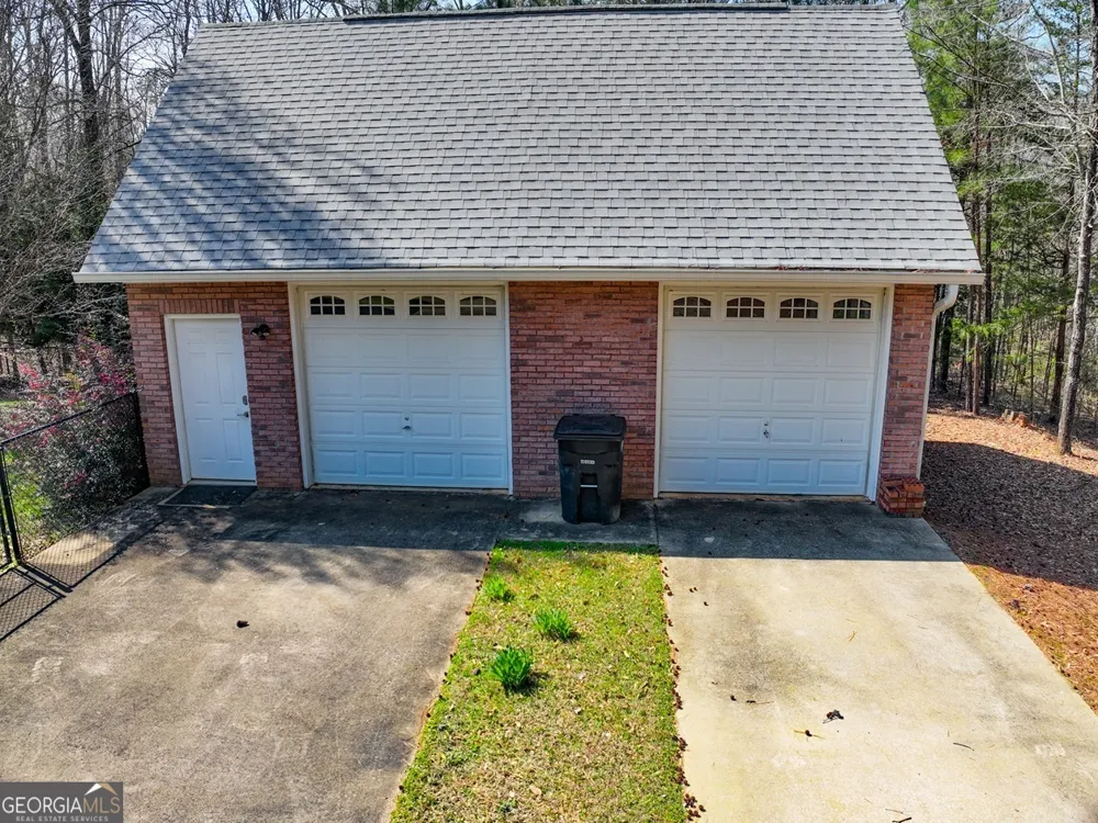 1155 Co Rd 517 Lanett, AL 36863