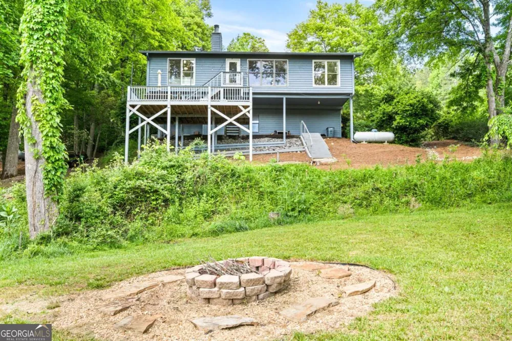 5686 Pine Crest RD Young Harris, GA 30582