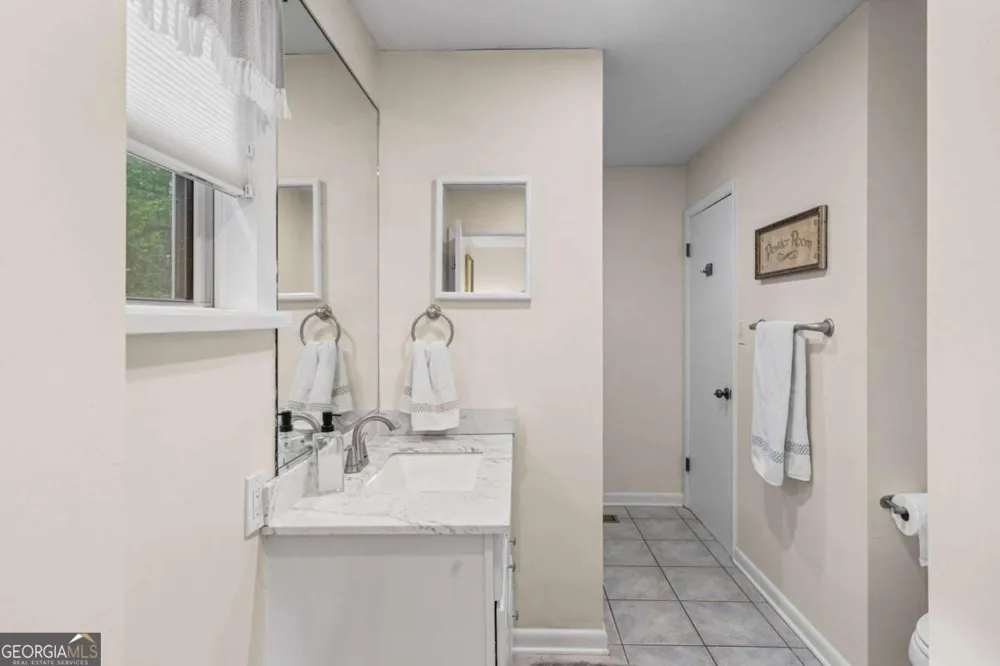 5686 Pine Crest RD Young Harris, GA 30582