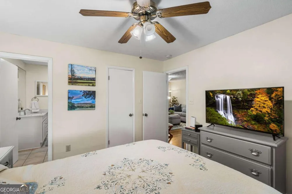 5686 Pine Crest RD Young Harris, GA 30582