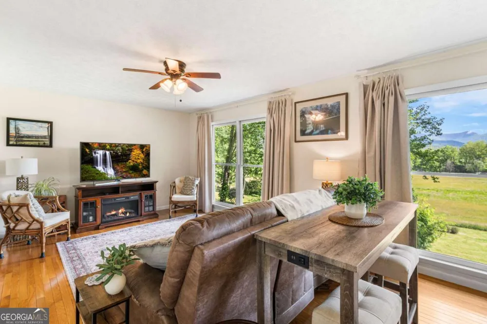 5686 Pine Crest RD Young Harris, GA 30582