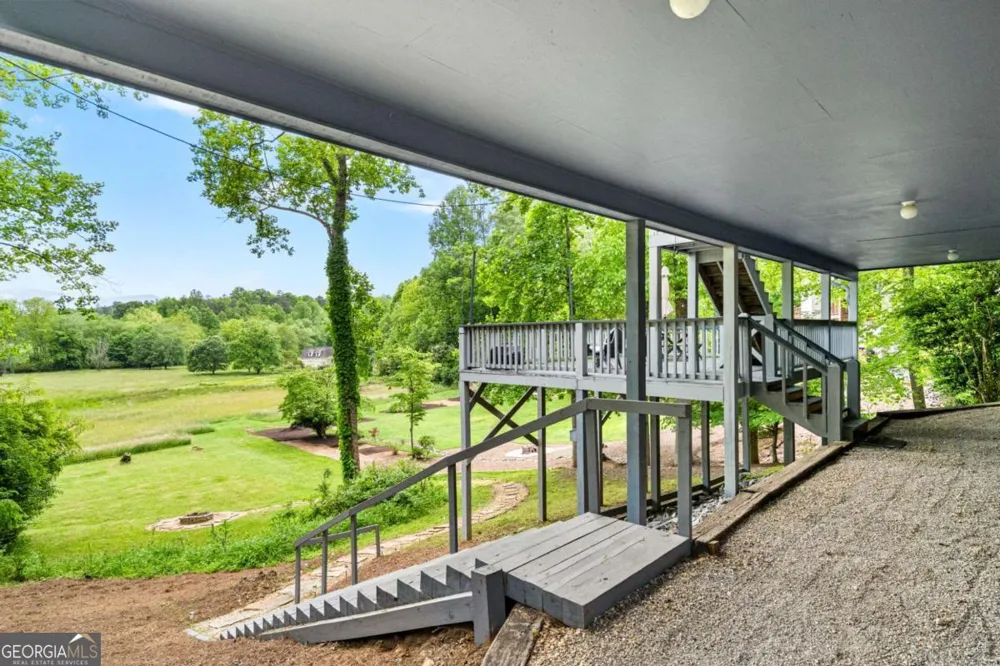 5686 Pine Crest RD Young Harris, GA 30582