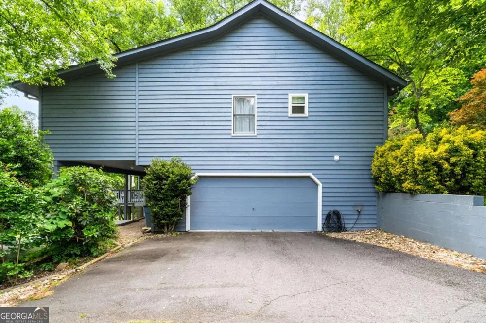 5686 Pine Crest RD Young Harris, GA 30582