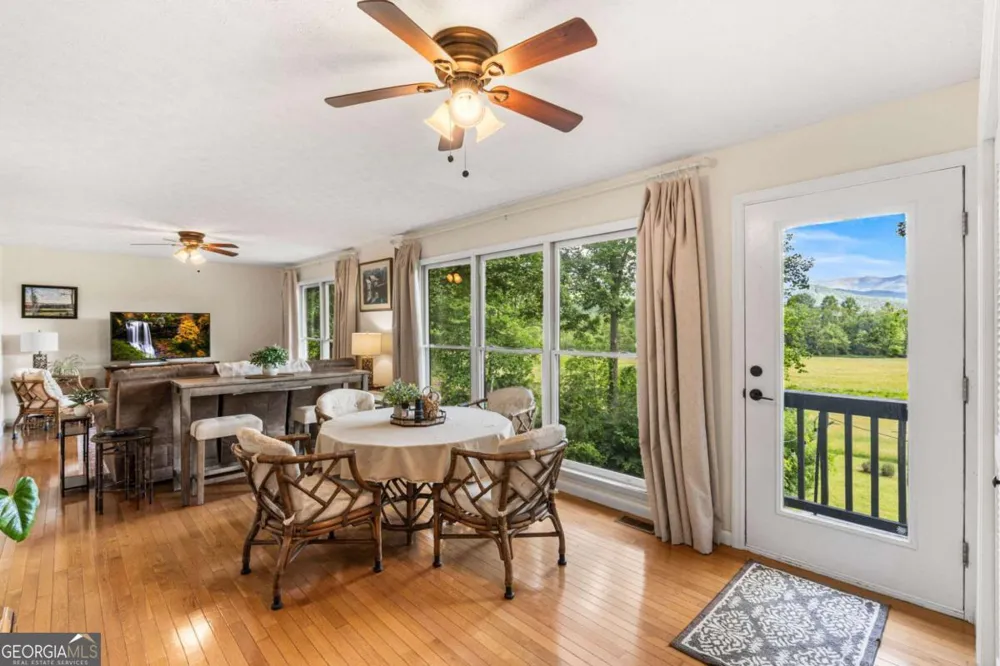 5686 Pine Crest RD Young Harris, GA 30582
