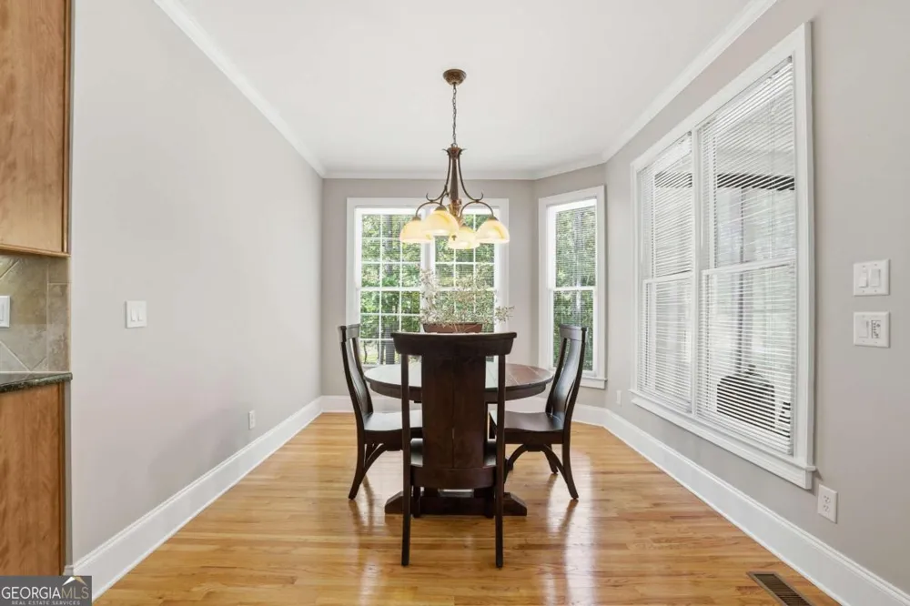 29 Crolley LN White, GA 30184