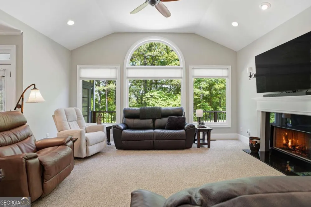 29 Crolley LN White, GA 30184