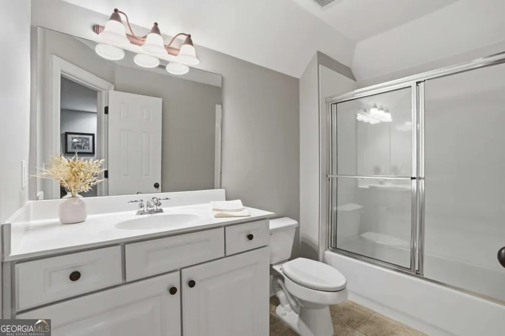 29 Crolley LN White, GA 30184