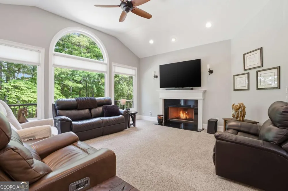 29 Crolley LN White, GA 30184