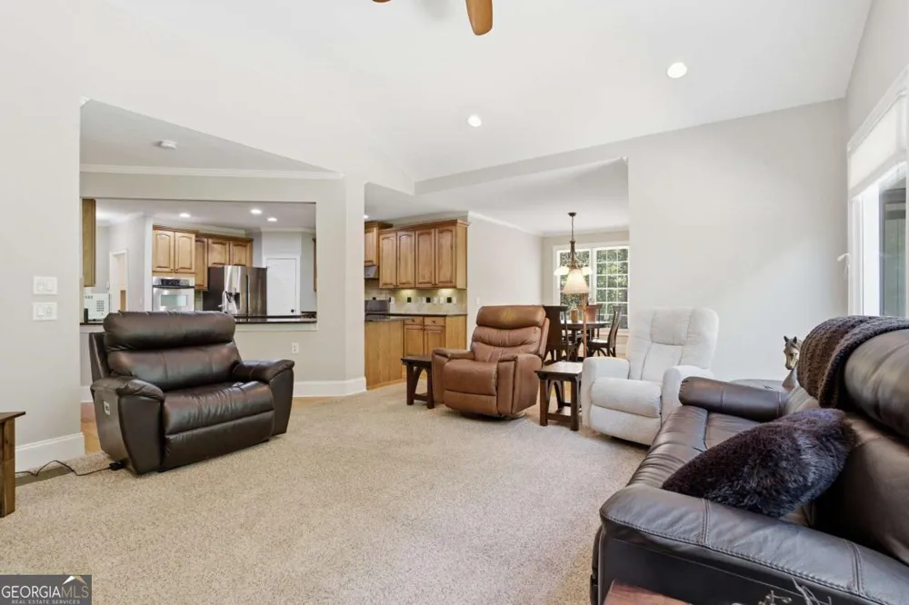 29 Crolley LN White, GA 30184