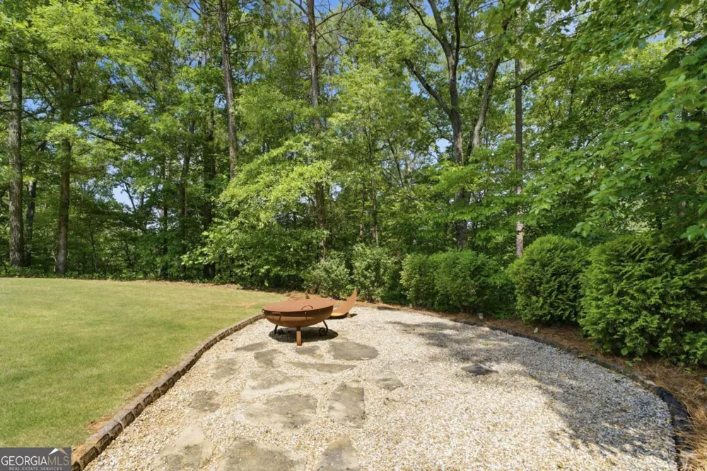 29 Crolley LN White, GA 30184