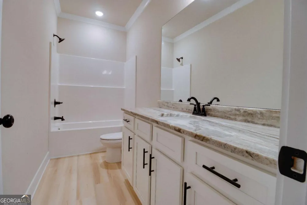 1021 Pointe S Tignall, GA 30668