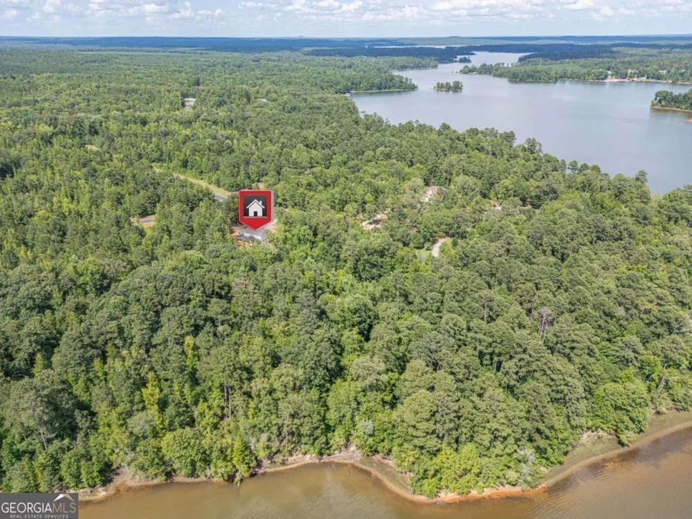 1021 Pointe S Tignall, GA 30668